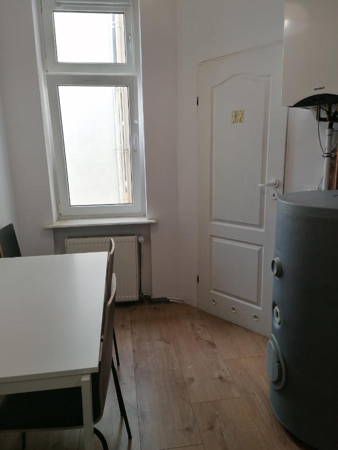 Hostel Tulip - Pokoj Jednoosobowy Nr 3 Ze Wspolna Lazienka I Kuchnia 什切青 外观 照片