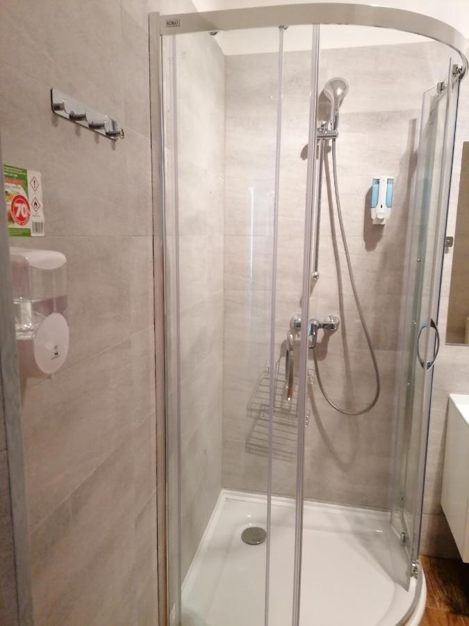 Hostel Tulip - Pokoj Jednoosobowy Nr 3 Ze Wspolna Lazienka I Kuchnia 什切青 外观 照片