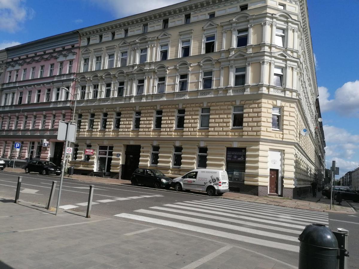 Hostel Tulip - Pokoj Jednoosobowy Nr 3 Ze Wspolna Lazienka I Kuchnia 什切青 外观 照片