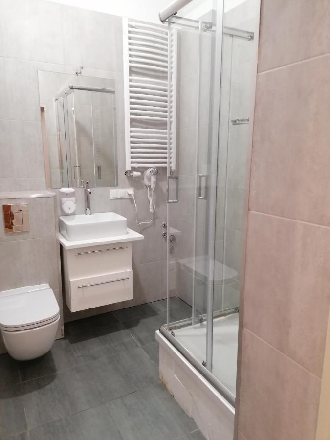 Hostel Tulip - Pokoj Jednoosobowy Nr 3 Ze Wspolna Lazienka I Kuchnia 什切青 外观 照片