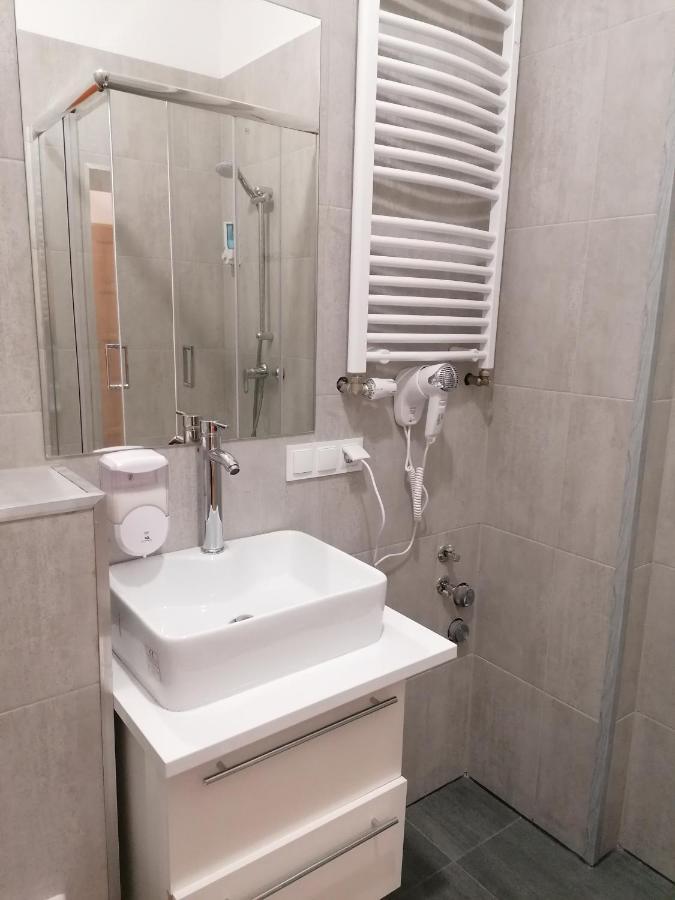 Hostel Tulip - Pokoj Jednoosobowy Nr 3 Ze Wspolna Lazienka I Kuchnia 什切青 外观 照片